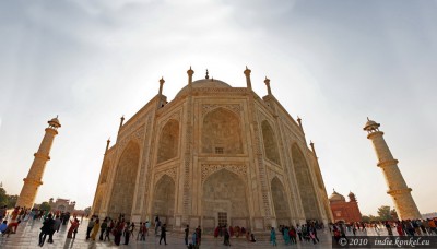14 Agra- Taj Mahal perspective edit